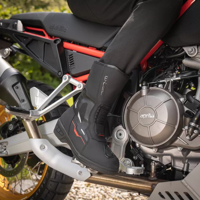 Women’s Motorcycle Boots W-TEC Moanna - černo-červená