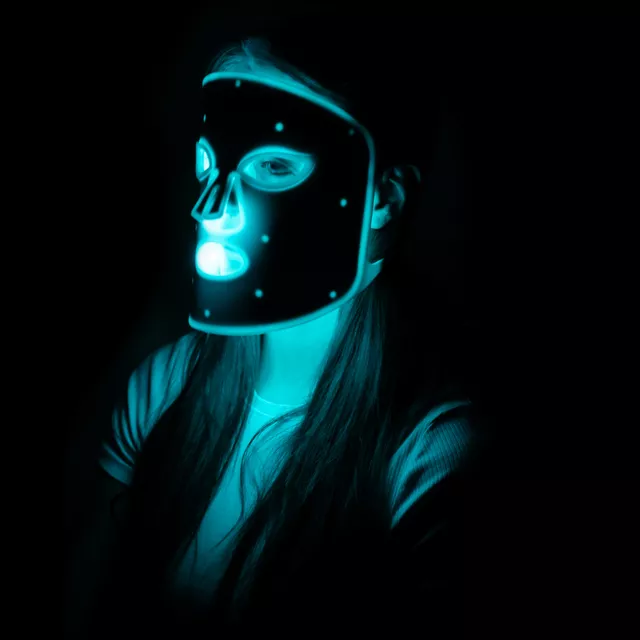 Rechargeable Silicone LED Light Therapy Mask inSPORTline Santorina
