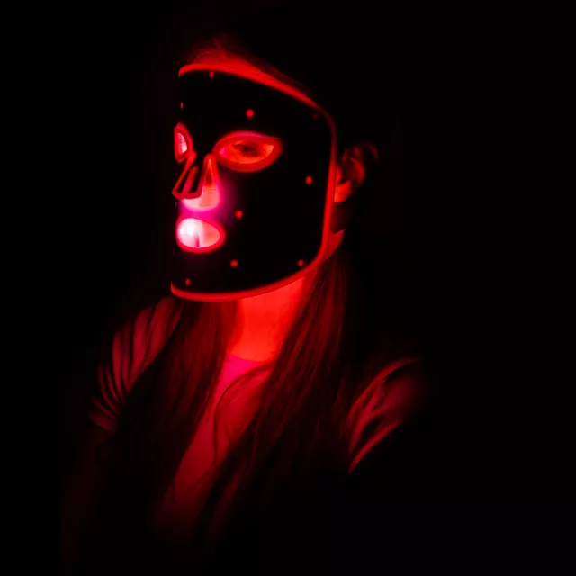 Rechargeable Silicone LED Light Therapy Mask inSPORTline Santorina