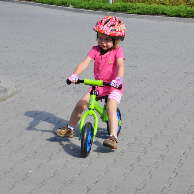 WORKER Gaudo toddler