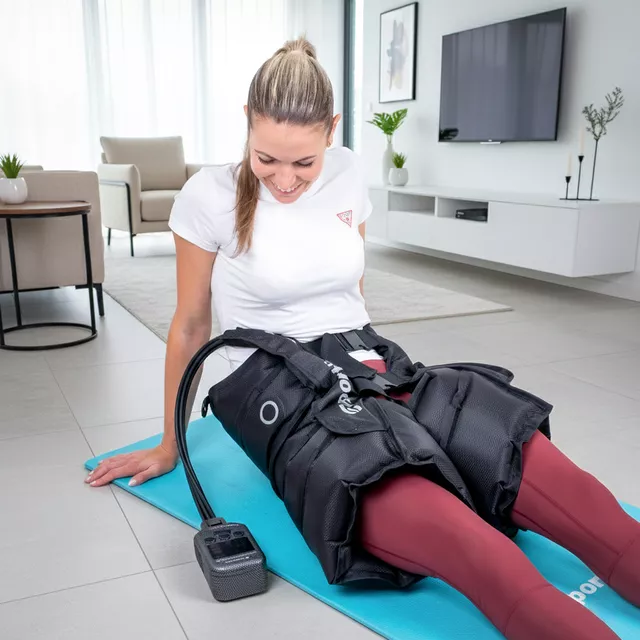 Compression Massage Shorts inSPORTline Complift